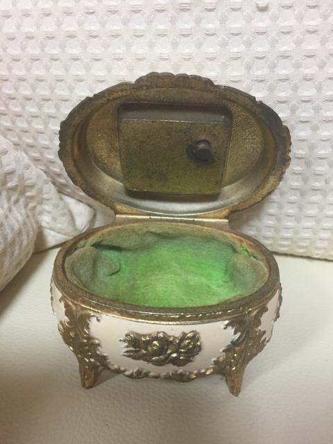 1170.アンティーク☆オルゴール付き  小物入れ < ホビー  1170.アンティーク☆オルゴール付き  小物入れ < ホビーの