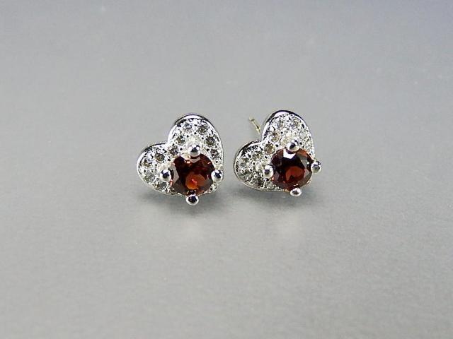 色合い極上ガーネットダイヤモンドカット天然石925銀ピアス1月の誕生石 < 女性アクセサリー/時計  色合い極上ガーネットダイヤモンドカット天然石925銀ピアス1月の誕生石 < 女性アクセサリー/時計の