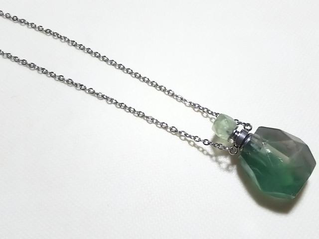 天然石★グリーンフローライト 香水瓶 ペンダント < 女性アクセサリー/時計  天然石★グリーンフローライト 香水瓶 ペンダント < 女性アクセサリー/時計の