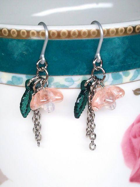 お花雫ロザリンチェコミルキーオーパルリーフ樹脂フック☆ < 女性アクセサリー/時計  お花雫ロザリンチェコミルキーオーパルリーフ樹脂フック☆  < 女性アクセサリー/時計の