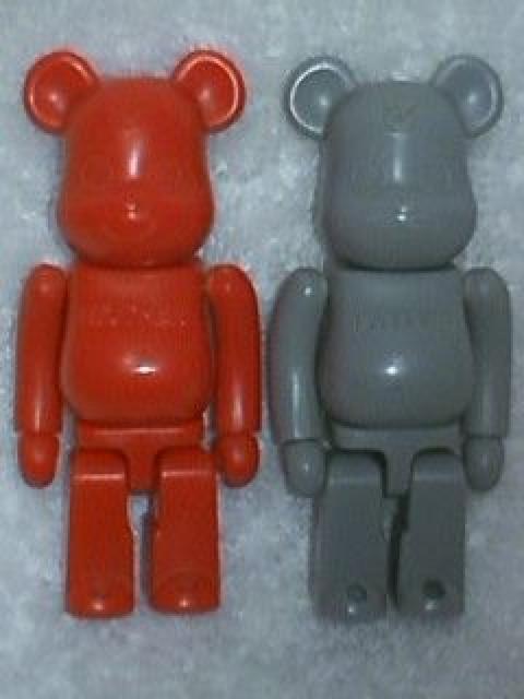 ☆BE@RBRICK☆オデコに産経新聞の目玉マーク有☆FATHER & MOTHER☆ < ホビー ☆BE@RBRICK☆オデコに産経新聞の目玉マーク有☆FATHER & MOTHER☆ < ホビーの