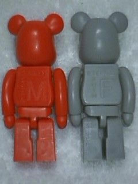 ☆BE@RBRICK☆オデコに産経新聞の目玉マーク有☆FATHER & MOTHER☆ < ホビー ☆BE@RBRICK☆オデコに産経新聞の目玉マーク有☆FATHER & MOTHER☆ < ホビーの