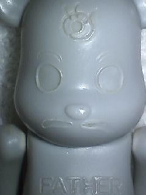 ☆BE@RBRICK☆オデコに産経新聞の目玉マーク有☆FATHER & MOTHER☆ < ホビー ☆BE@RBRICK☆オデコに産経新聞の目玉マーク有☆FATHER & MOTHER☆ < ホビーの