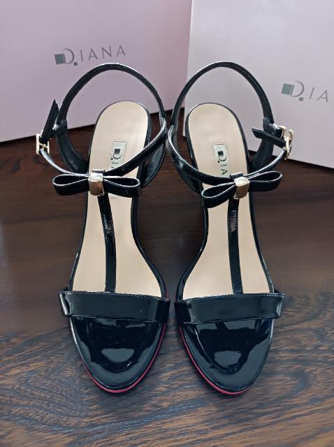 DIANA★リボン黒エナメルサンダル★獄美美品★素敵★綺麗★ダイアナ★定価約15000円お得にどーぞ★ < 女性ファッション  DIANA★リボン黒エナメルサンダル★獄美美品★素敵★綺麗★ダイアナ★定価約15000円お得にどーぞ★ < 女性ファッションの