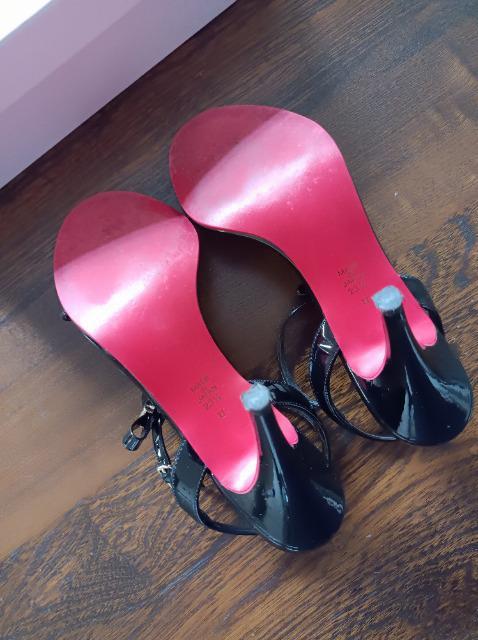 DIANA★リボン黒エナメルサンダル★獄美美品★素敵★綺麗★ダイアナ★定価約15000円お得にどーぞ★ < 女性ファッション  DIANA★リボン黒エナメルサンダル★獄美美品★素敵★綺麗★ダイアナ★定価約15000円お得にどーぞ★ < 女性ファッションの