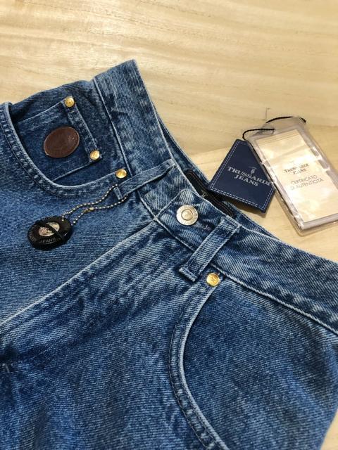 TRUSSARDI トラサルディ テーパード デニム ヴィンテージ チャーム付 < ブランド  TRUSSARDI トラサルディ テーパード デニム ヴィンテージ チャーム付 < ブランドの