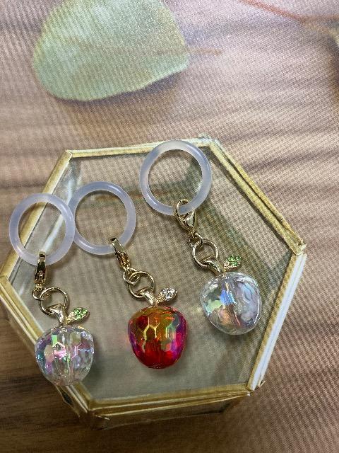 ハンドメイド アンブレラマーカー3点セット りんご(マスクチャームやファスナーチャームでも可能) < 女性ファッション  ハンドメイド アンブレラマーカー3点セット りんご(マスクチャームやファスナーチャームでも可能)  < 女性ファッションの