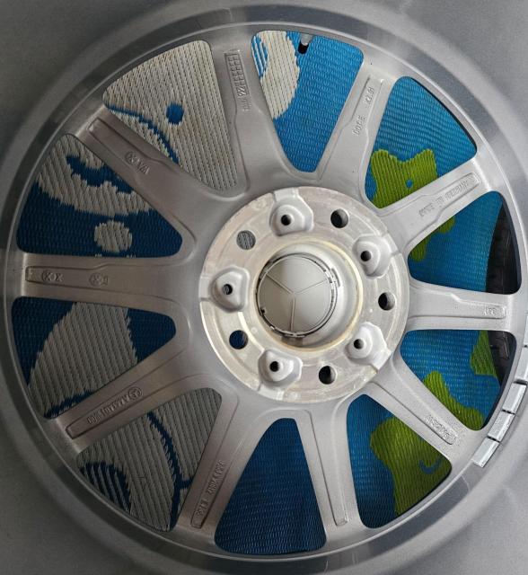 メルセデスAMG W463A Gクラス G63 純正 20in 9.5J+35 PCD130タイヤ付き4本セツトピレリ SCORP < 自動車/バイク メルセデスAMG W463A Gクラス G63 純正 20in 9.5J+35 PCD130タイヤ付き4本セツトピレリ SCORP < 自動車/バイク