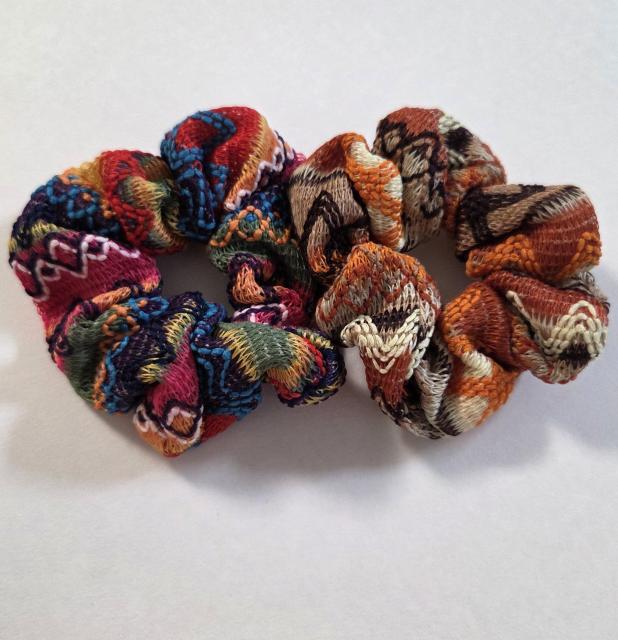 エスニックシュシュ2点セット★ エスニックアクセサリー シュシュ ヘアゴム かわいいヘアゴム エスニックアクセサリー < 女性アクセサリー/時計 エスニックシュシュ2点セット★ エスニックアクセサリー シュシュ ヘアゴム かわいいヘアゴム エスニックアクセサリー < 女性アクセサリー/時計の