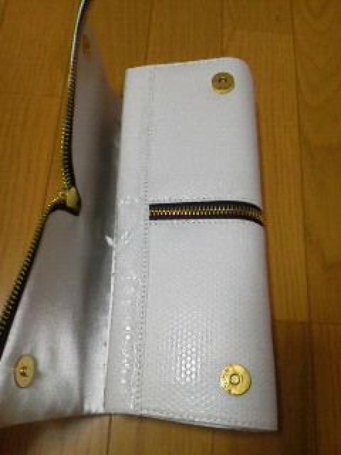 新品〓クラッチバッグ★2種類のチェーン付き♪ホワイト < 女性ファッション  新品〓クラッチバッグ★2種類のチェーン付き♪ホワイト < 女性ファッションの
