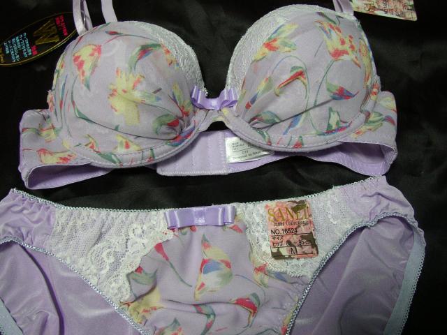 花柄パープルとレース使いC70Mワイヤー入り < 女性ファッション  花柄パープルとレース使いC70Mワイヤー入り < 女性ファッションの