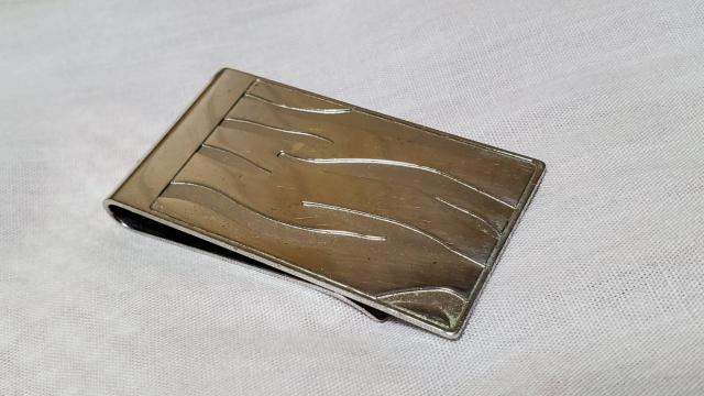 正規 激レア アルフレッドダンヒル  ゴシック トライバルマネークリップ メタルワイドウォレット 財布 クラシック < ブランド  正規 激レア アルフレッドダンヒル  ゴシック トライバルマネークリップ メタルワイドウォレット 財布 クラシック < ブランドの