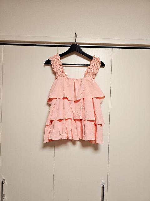 【新品】 Api 3段フリル サーモンピンク ボリュームキャミソール M < 女性ファッション  【新品】 Api 3段フリル サーモンピンク ボリュームキャミソール M  < 女性ファッションの