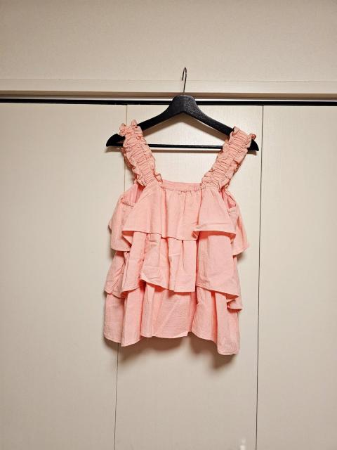 【新品】 Api 3段フリル サーモンピンク ボリュームキャミソール M < 女性ファッション  【新品】 Api 3段フリル サーモンピンク ボリュームキャミソール M < 女性ファッションの