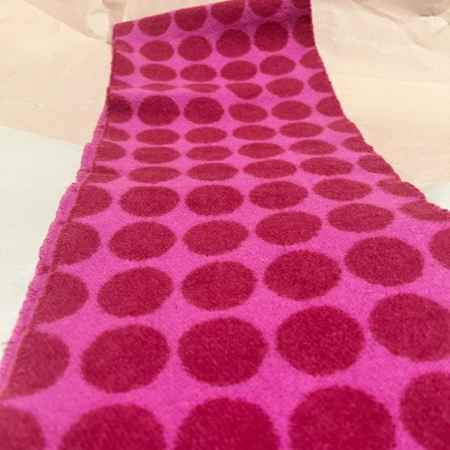 【JC DE CASTELBAJAC】 ピンク色 水玉模様 ラムウール マフラー < 女性ファッション 【JC DE CASTELBAJAC】 ピンク色 水玉模様 ラムウール マフラー < 女性ファッションの