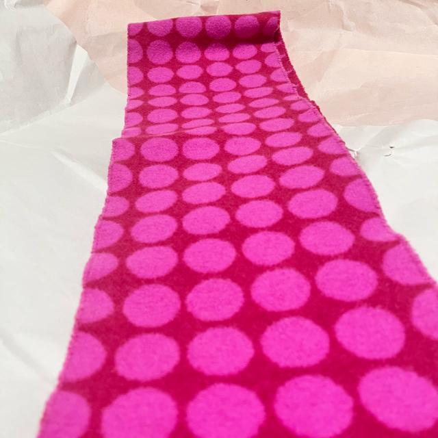 【JC DE CASTELBAJAC】 ピンク色 水玉模様 ラムウール マフラー < 女性ファッション 【JC DE CASTELBAJAC】 ピンク色 水玉模様 ラムウール マフラー < 女性ファッションの