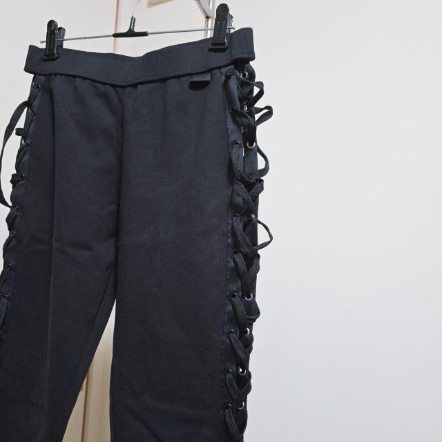 FENTY PUMA by Rihanna �X�g���b�`�p���c�@���[�X�A�b�v �� �u�����h�� 