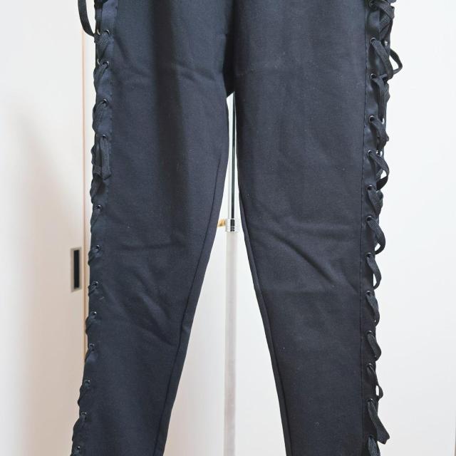 FENTY PUMA by Rihanna �X�g���b�`�p���c�@���[�X�A�b�v �� �u�����h�� 