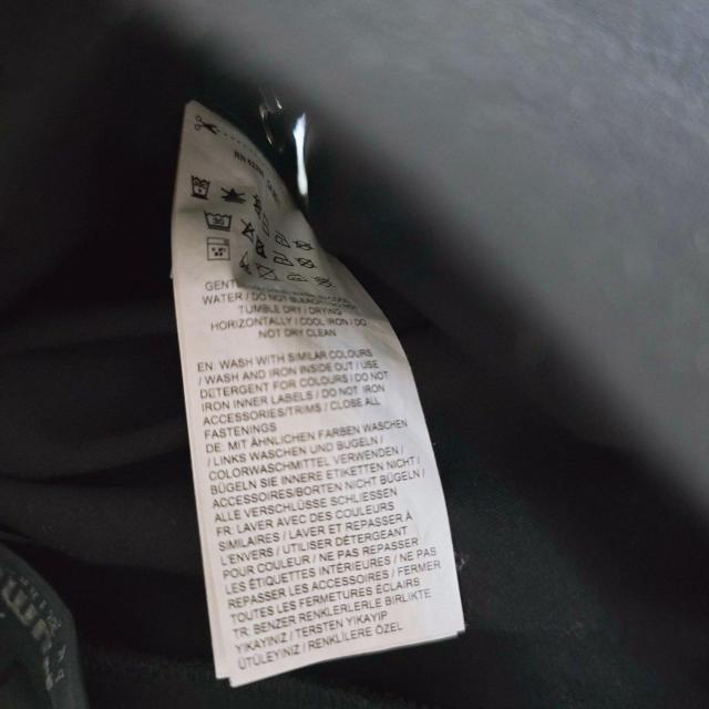 FENTY PUMA by Rihanna �X�g���b�`�p���c�@���[�X�A�b�v �� �u�����h�� 