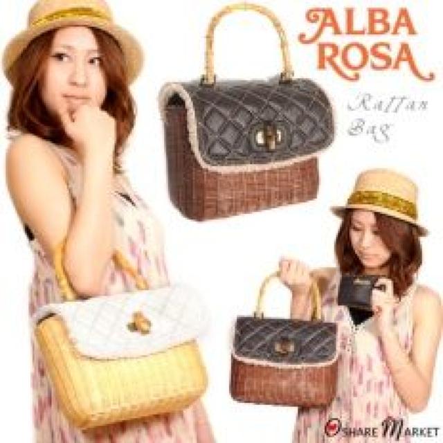 【ALBA ROSA/アルバローザ】ミニポーチ付♪ラタンかごバッグ ダークブラウン < ブランド 【ALBA ROSA/アルバローザ】ミニポーチ付♪ラタンかごバッグ ダークブラウン < ブランドの