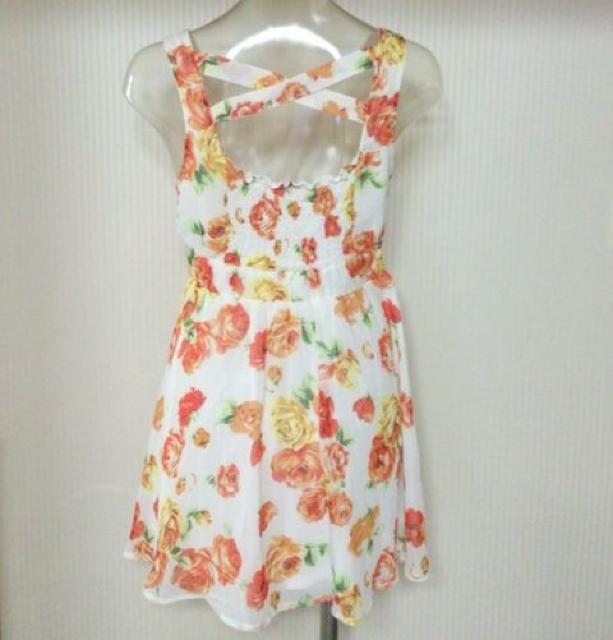 セシルマクビー★花柄 シフォン チュニック ワンピース < ブランド  セシルマクビー★花柄 シフォン チュニック ワンピース < ブランドの