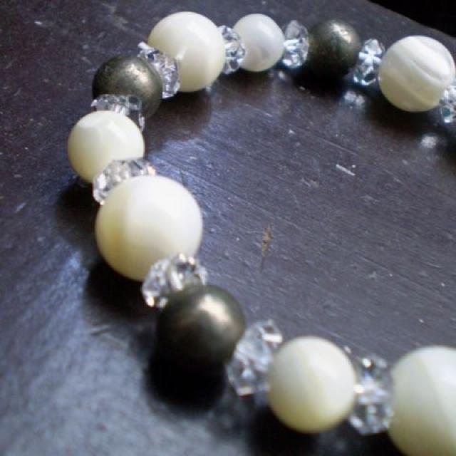 パイライトxマザーオブパールxカット水晶ブレスレット*2 < 女性アクセサリー/時計 パイライトxマザーオブパールxカット水晶ブレスレット*2 < 女性アクセサリー/時計の