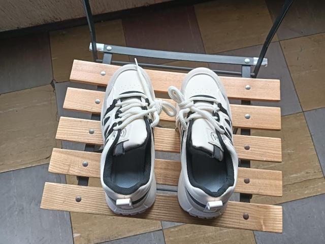 新品 24.5cm レディース スニーカー ホワイト シューズ 靴 ローカット < 女性ファッション  新品 24.5cm レディース スニーカー ホワイト シューズ 靴 ローカット < 女性ファッションの