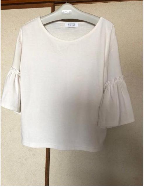 LOWRYS FARM ローリーズファーム フレアスリーブ カットソー L < ブランド LOWRYS FARM ローリーズファーム フレアスリーブ カットソー L < ブランドの