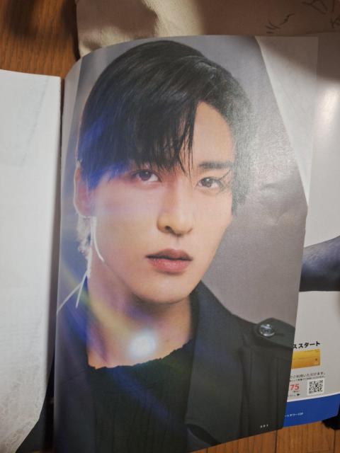 Snow Man�ڍ��@�؂蔲�� �� �^�����g�O�b�Y�� 