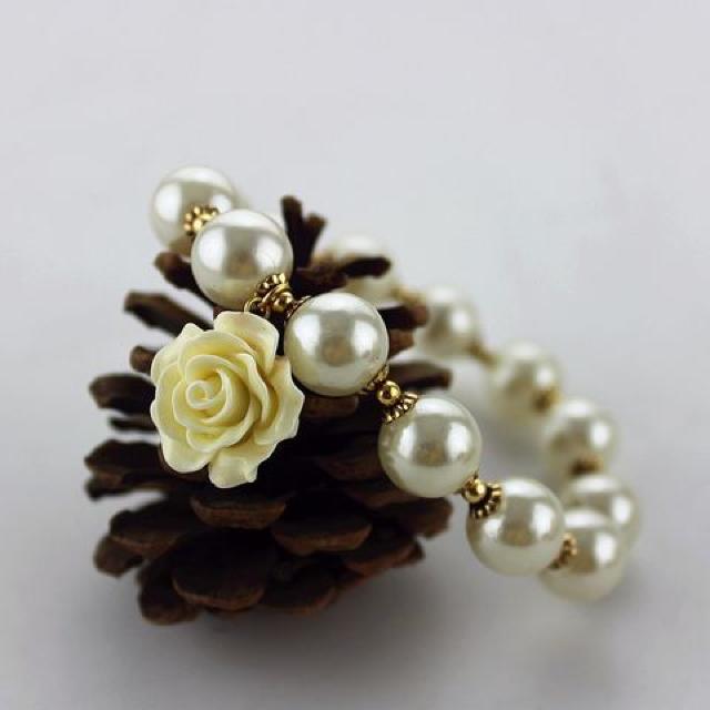 新品ゴスロリ姫系アンティーク調薔薇パールブレスレット < 女性アクセサリー/時計 新品ゴスロリ姫系アンティーク調薔薇パールブレスレット < 女性アクセサリー/時計の