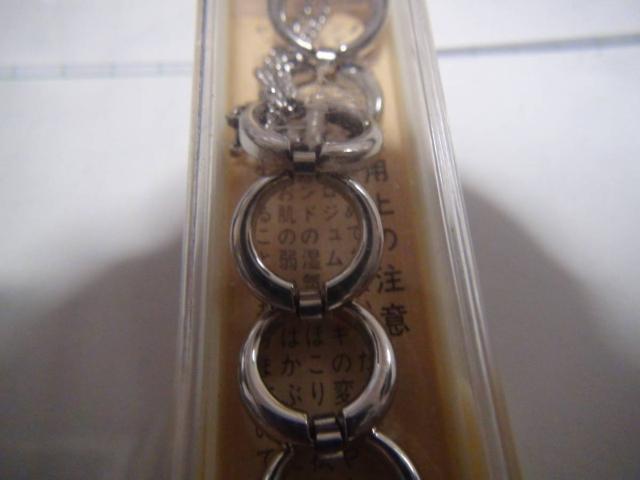 輪っかの形の腕時計ベルトレディース用新品箱入り!。 < 女性アクセサリー/時計 輪っかの形の腕時計ベルトレディース用新品箱入り!。 < 女性アクセサリー/時計の