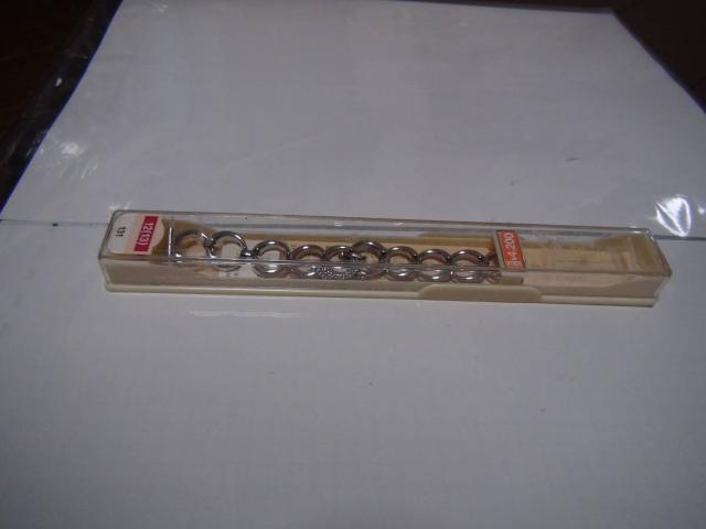 輪っかの形の腕時計ベルトレディース用新品箱入り!。 < 女性アクセサリー/時計 輪っかの形の腕時計ベルトレディース用新品箱入り!。 < 女性アクセサリー/時計の