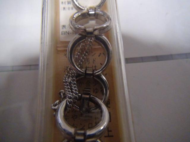 輪っかの形の腕時計ベルトレディース用新品箱入り!。 < 女性アクセサリー/時計 輪っかの形の腕時計ベルトレディース用新品箱入り!。 < 女性アクセサリー/時計の