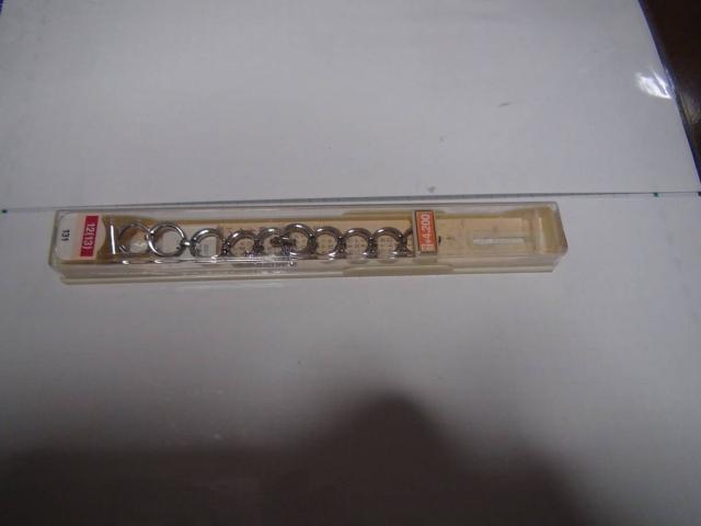 輪っかの形の腕時計ベルトレディース用新品箱入り!。 < 女性アクセサリー/時計 輪っかの形の腕時計ベルトレディース用新品箱入り!。 < 女性アクセサリー/時計の