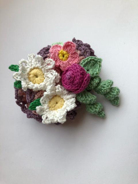 ハンドメイド ボリューム シュシュ 巻き薔薇とマーガレット♪ < 女性ファッション  ハンドメイド ボリューム シュシュ 巻き薔薇とマーガレット♪ < 女性ファッションの