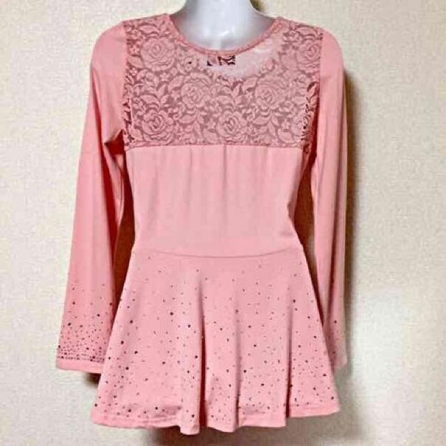 【新品】薔薇柄レース切替ストーングラデペプラムカットソー < 女性ファッション  【新品】薔薇柄レース切替ストーングラデペプラムカットソー < 女性ファッションの