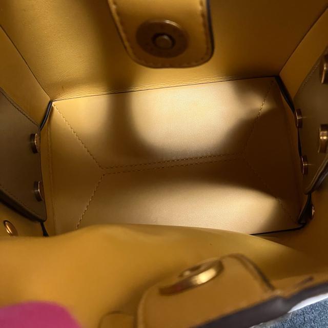 iyCHARLES & KEITHz eNX`[hoPcobO & |[`t V_[obO  uh 