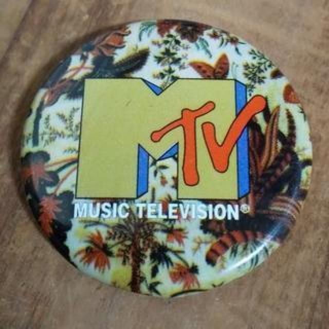 90's MTV 缶バッジ 2種 < 男性ファッション  90's MTV 缶バッジ 2種 < 男性ファッションの