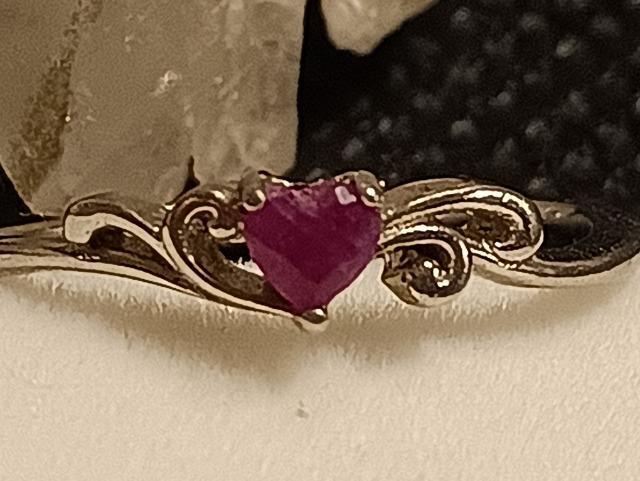 「生命力の向上と目標達成 強力パワー」ルビーリングです。一点物 < 女性アクセサリー/時計 「生命力の向上と目標達成 強力パワー」ルビーリングです。一点物 < 女性アクセサリー/時計の