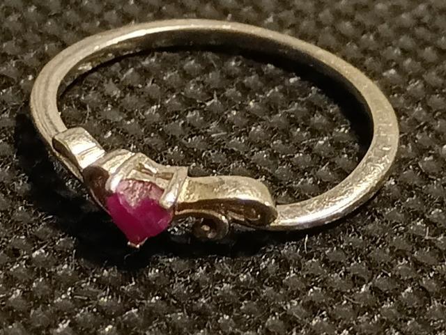 「生命力の向上と目標達成 強力パワー」ルビーリングです。一点物 < 女性アクセサリー/時計 「生命力の向上と目標達成 強力パワー」ルビーリングです。一点物 < 女性アクセサリー/時計の