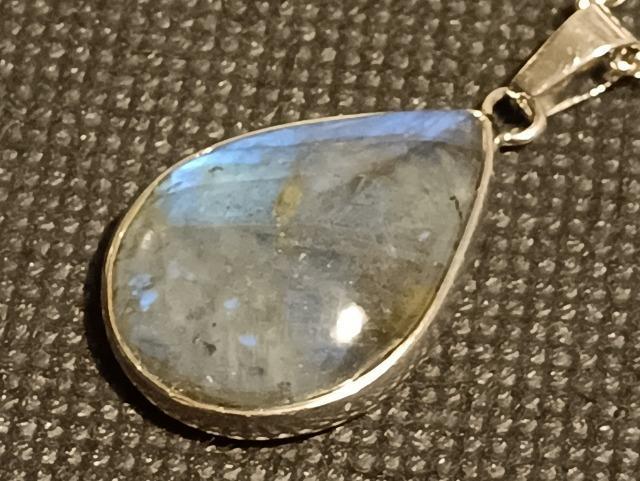 レアです☆「強力な守護石、オーラの調整」ネックレスです。一点限りです。 < 女性アクセサリー/時計 レアです☆「強力な守護石、オーラの調整」ネックレスです。一点限りです。 < 女性アクセサリー/時計の