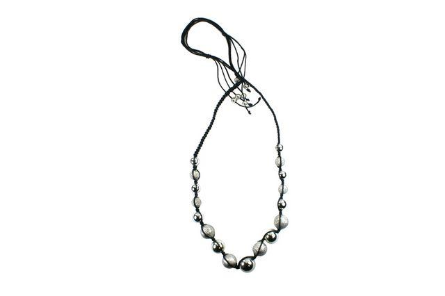 編みひもボールネックレス カジュアル 紐 モード 韓国ファッション デザインネックレス おしゃれ シルバー < 女性アクセサリー/時計  編みひもボールネックレス カジュアル 紐 モード 韓国ファッション デザインネックレス おしゃれ シルバー < 女性アクセサリー/時計の