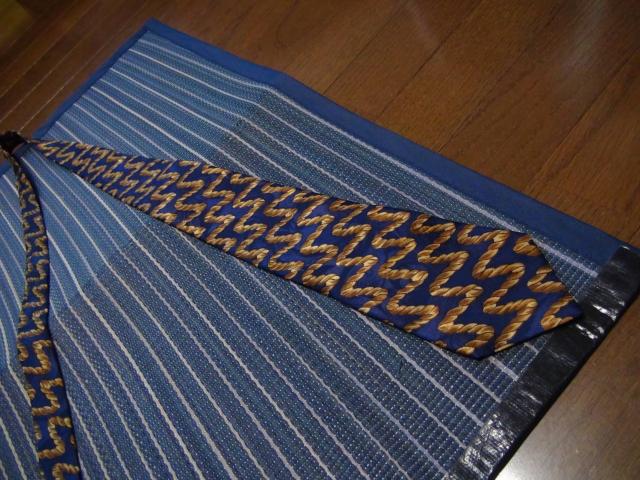 BALLYのネクタイ シルク100% イタリア製!。 < 男性ファッション  BALLYのネクタイ シルク100% イタリア製!。 < 男性ファッションの