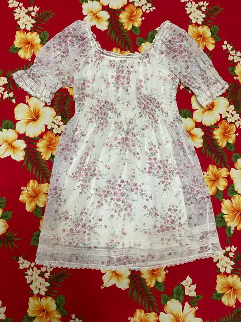 レストローズ☆可愛い小薔薇柄☆ホワイトシフォンチュニック☆ < ブランド レストローズ☆可愛い小薔薇柄☆ホワイトシフォンチュニック☆ < ブランドの