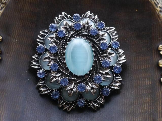 新品アンティーク調ゴシック水色系ストーンブローチ ペンダントトップにも < 女性アクセサリー/時計  新品アンティーク調ゴシック水色系ストーンブローチ ペンダントトップにも  < 女性アクセサリー/時計の