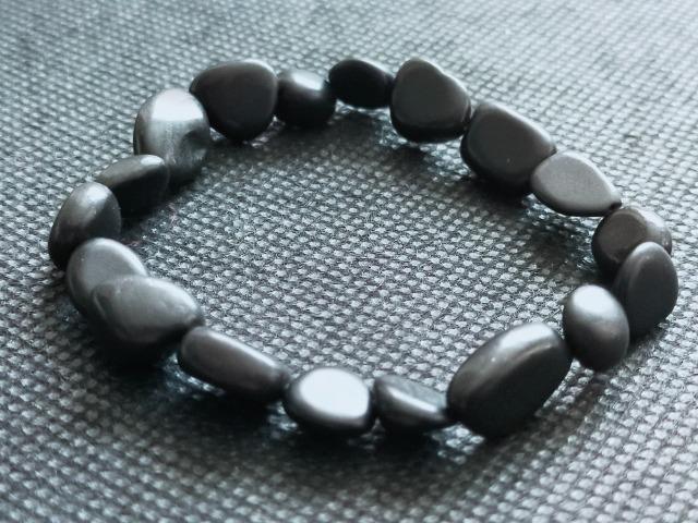 �V�����K�C�g�̃u���X�ł��B��_���ł��B�u�V�[���h�v�������^���u���^�ł��B