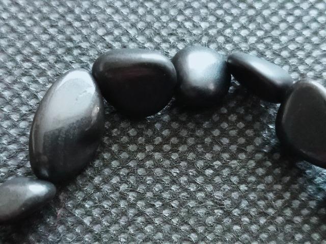 �V�����K�C�g�̃u���X�ł��B��_���ł��B�u�V�[���h�v�������^���u���^�ł��B