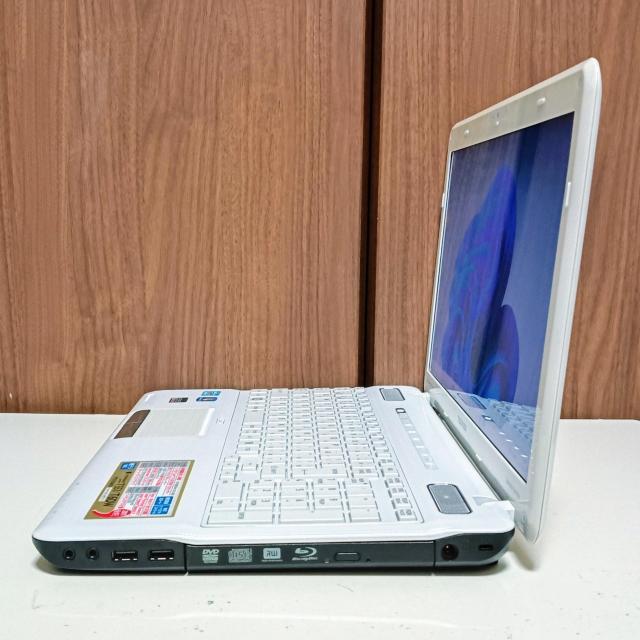 TOSHIBA dynabook Corei7 メモリ16GB SSD512GB ブルーレイ DVD Webカメラ Office < PC本体/周辺機器 TOSHIBA dynabook Corei7 メモリ16GB SSD512GB ブルーレイ DVD Webカメラ Office < PC本体/周辺機器の
