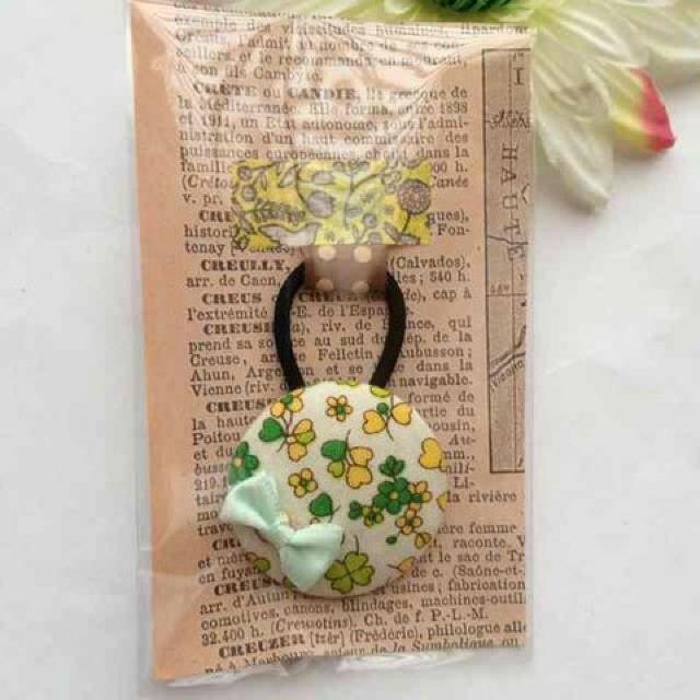 ハンドメイド ヘアゴム 特大 くるみボタン ナチュラル 森ガール < 女性ファッション  ハンドメイド ヘアゴム 特大 くるみボタン ナチュラル 森ガール  < 女性ファッションの