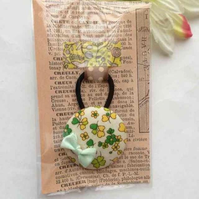 ハンドメイド ヘアゴム 特大 くるみボタン ナチュラル 森ガール < 女性ファッション  ハンドメイド ヘアゴム 特大 くるみボタン ナチュラル 森ガール < 女性ファッションの